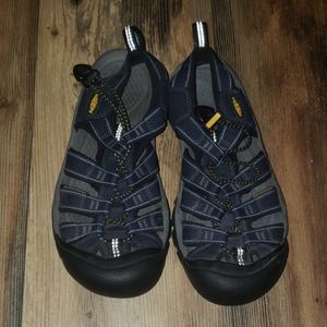 Keen big kids water shoes
